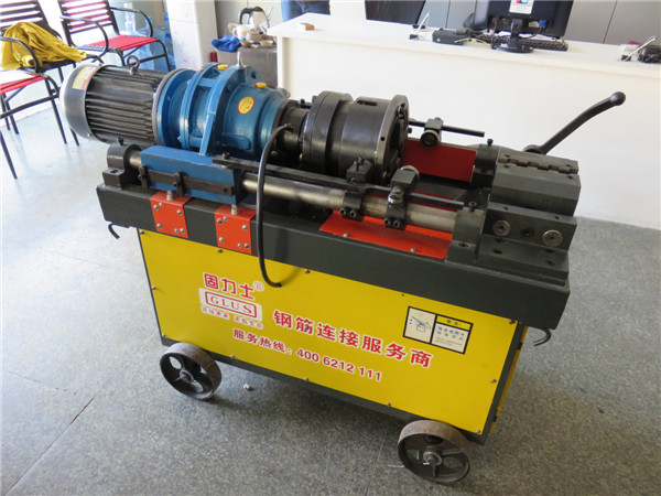 大型直螺紋滾絲機 大型直螺紋滾絲機